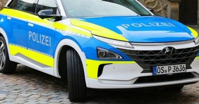Mașinile Poliție Romania au fost colantate în concordanţă cu cele ale altor state UE