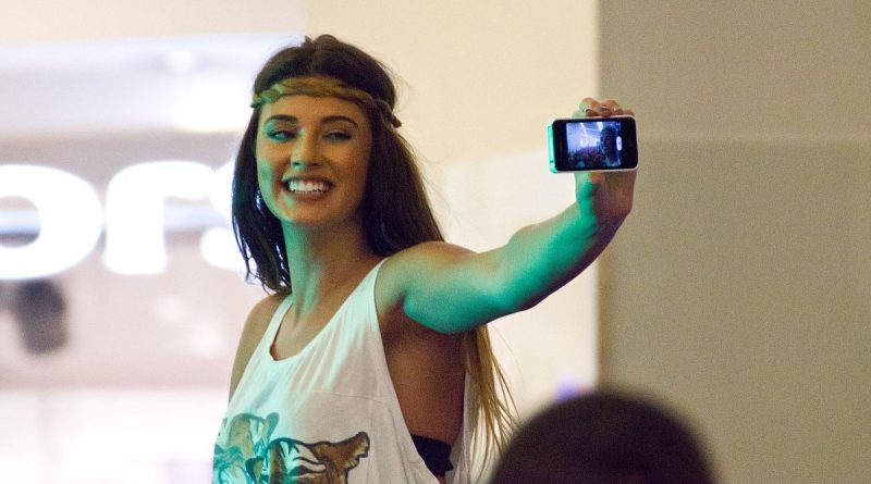 Aproape 90.000 de like-uri Antonia