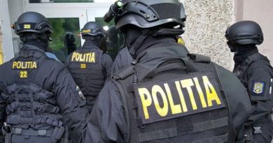 Intervenţie a poliţiştilor de la Secţia 7 şi a Serviciului Acţiuni Speciale la un conflict casnic, în cazul unui bărbat agresiv
