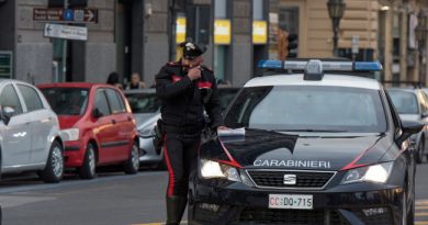 Violate în italia - Două tinere de 15 ani din Marea Britanie, violate în italia, în timp ce erau în vacanță