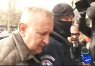 Cristian Anton, și-a petrecut noaptea în cătușe, pe drum, între București și Cluj-Napoca